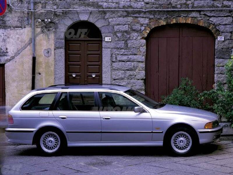 BMW Serie 5 Touring 530d 24V cat  Futura