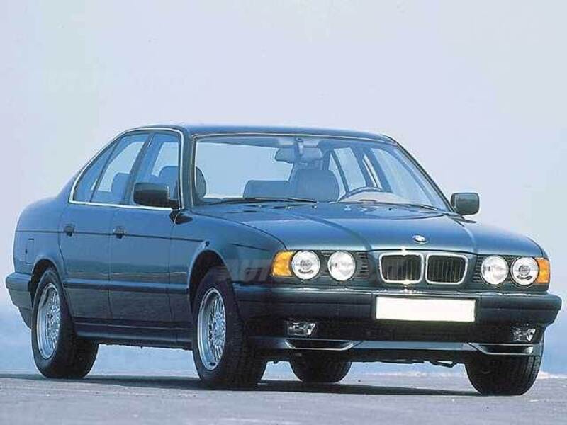 BMW Serie 5 540i V8 cat