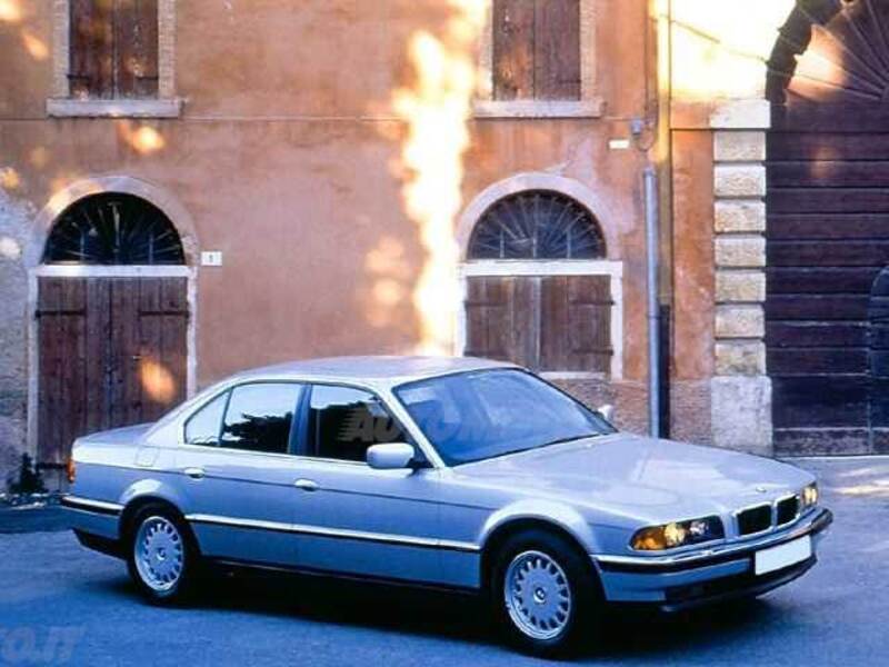 BMW Serie 7 728i 24V cat