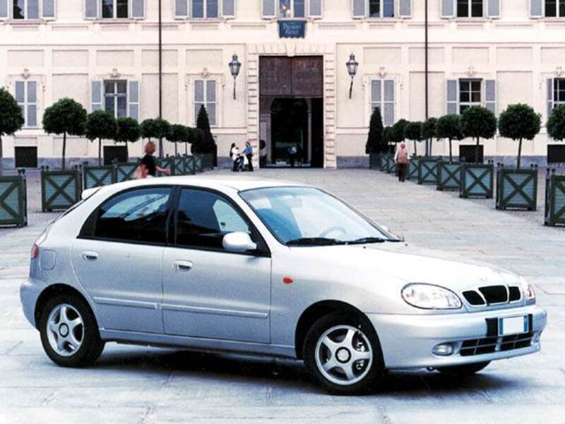 Daewoo Lanos 1.6i 16V cat 5 porte SX 