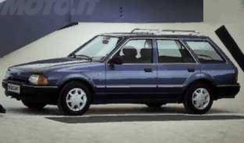 Ford Escort Station Wagon 1.6 diesel Voyager 5 porte Ghia