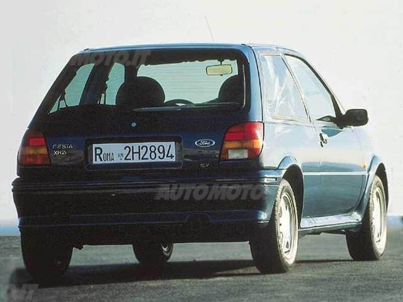 Ford Fiesta 1.8i 16V cat 3 porte XR2