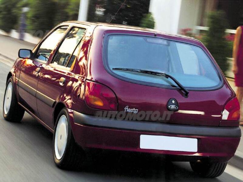 Ford Fiesta 1.2i 16V cat 5 porte Four