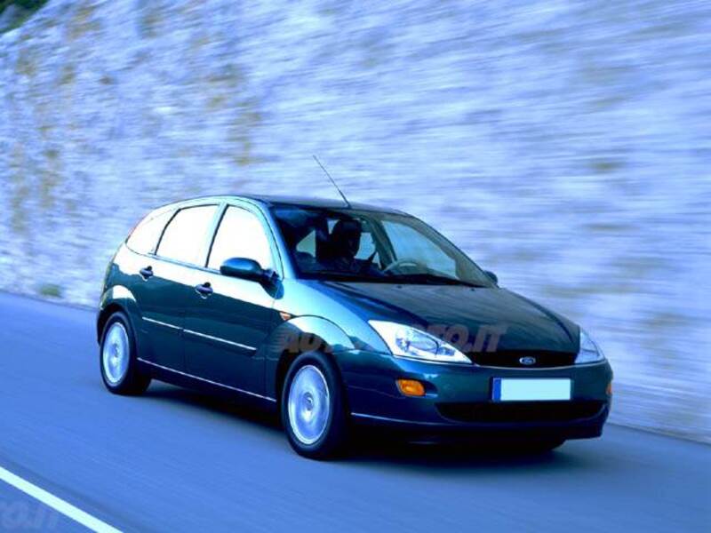 Ford Focus 1.4i 16V cat 5p. Ambiente
