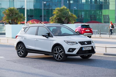 Seat Arona, la B-SUV che sfida Renault Captur e Peugeot 2008 | Video Primo test