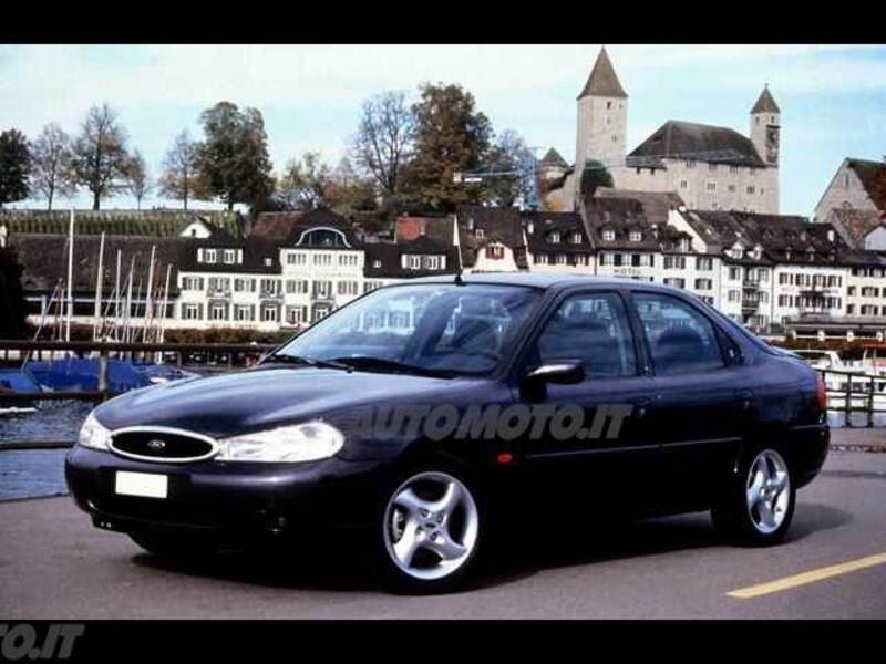 Ford Mondeo 1.8 turbodiesel cat 4 porte Ghia 