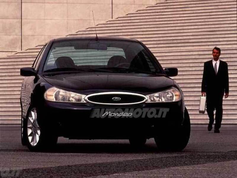 Ford Mondeo 2.0i 16V cat 4 porte GT