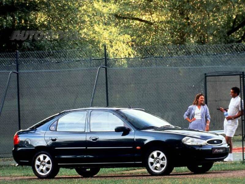 Ford Mondeo 2.5i V6 24V cat 5 porte Ghia