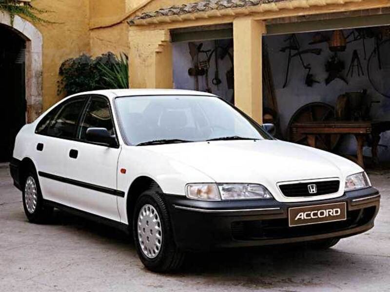 Honda Accord 1.8i 16V cat LS