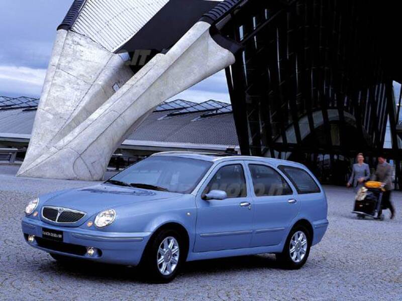 Lancia Lybra Station Wagon JTD cat Station Wagon LX