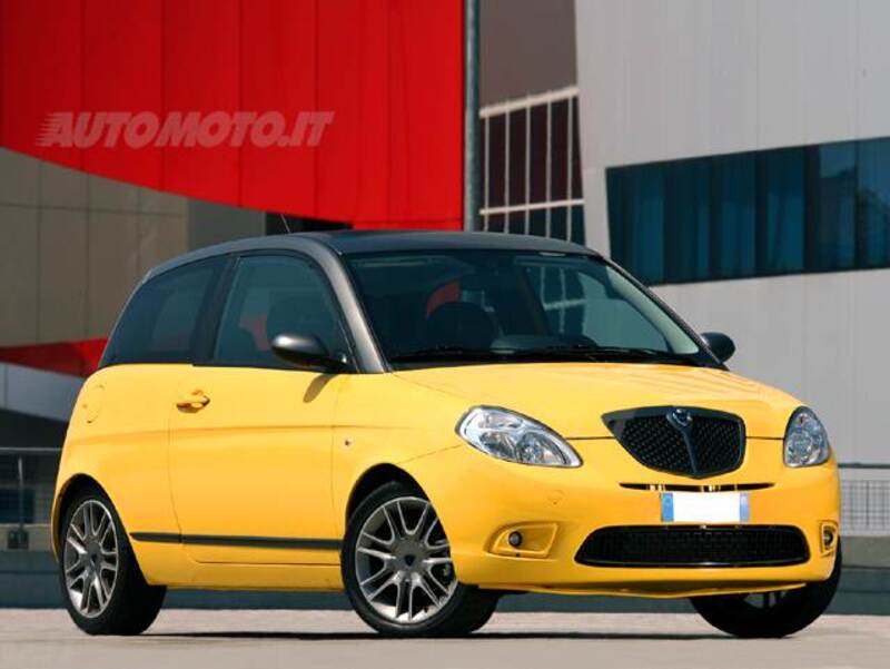 Lancia Ypsilon 1.4 16V MomoDesign