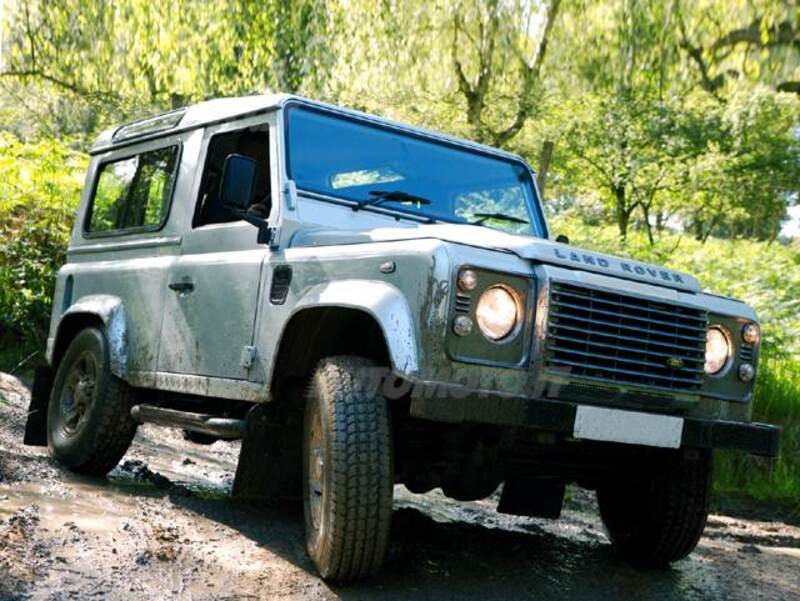 Land Rover Defender 90 2.4 TD4 Station Wagon S