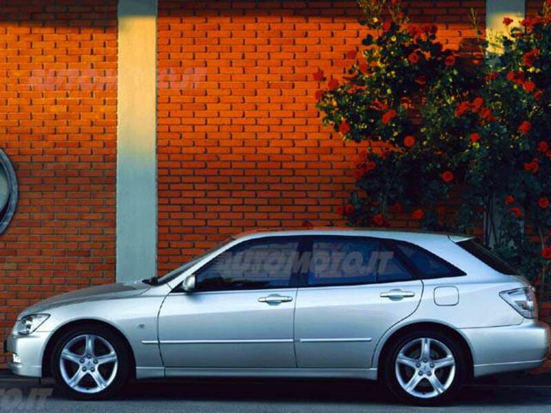 Lexus IS Station Wagon (2002-05)