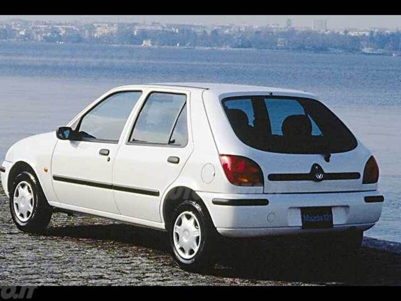 Mazda 121 1.3i cat 5 porte LX