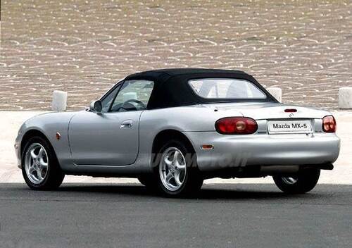 Mazda MX-5 (2004-06)