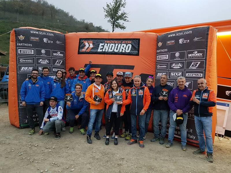 Le premiazioni di fine giornata con Angelo Crippa (ad di KTM Italia)