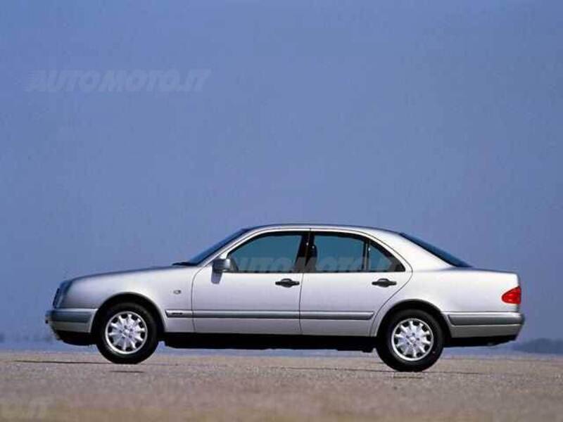 Mercedes-Benz Classe E 230 cat Classic