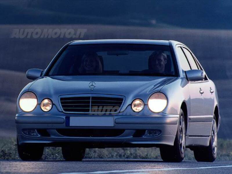 Mercedes-Benz Classe E 240 2.6 V6 cat Classic