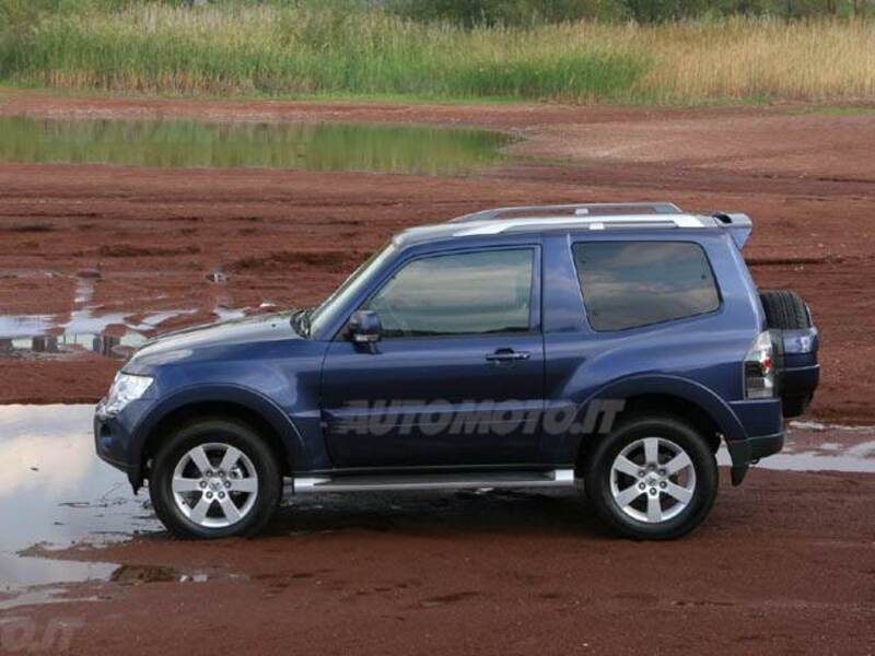 Mitsubishi Pajero 3.2 DI-D 16V 3p. Lim. Ed. DPF