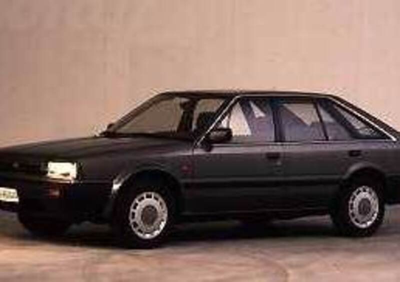 Nissan Bluebird (1988-90)