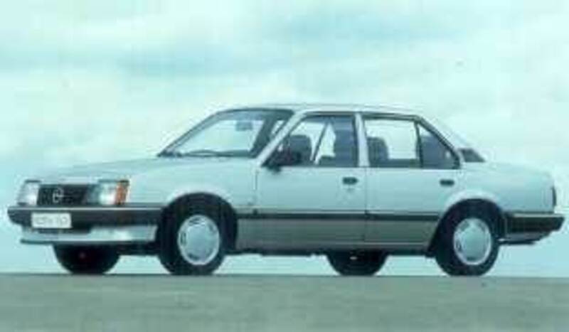 Opel Ascona 4 porte LS