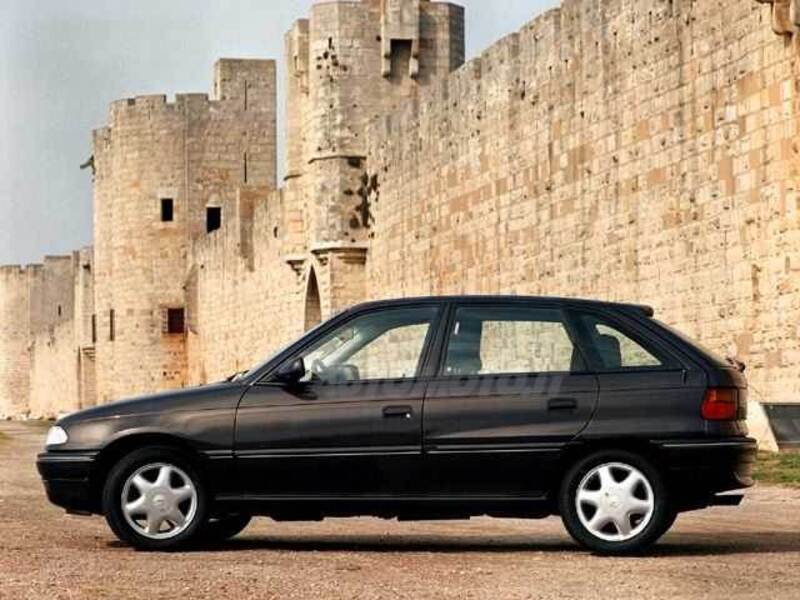 Opel Astra 16V cat 5 porte GL