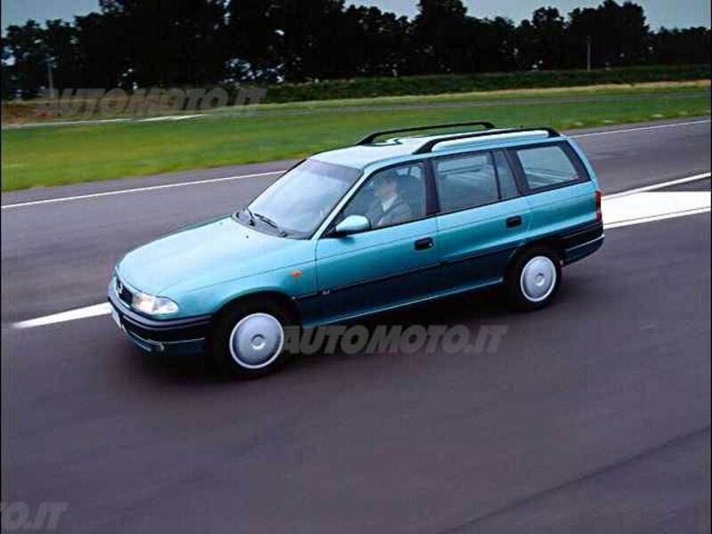 Opel Astra Station Wagon 16V cat Station Wagon Club