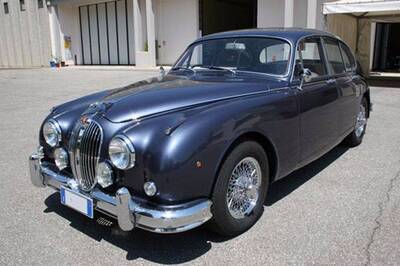 Jaguar MK2 2.4 d&#039;epoca del 1962 a Viadana