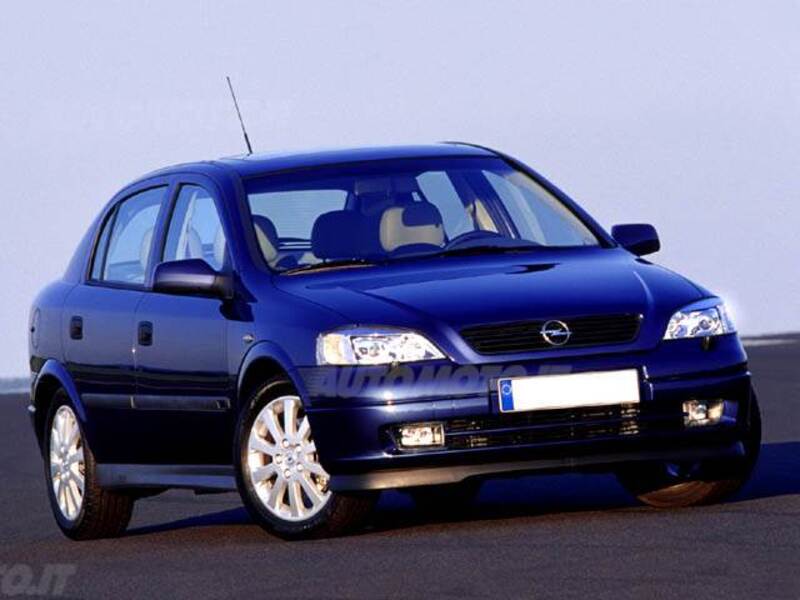 Opel Astra 1.4i 16V cat 5 porte Club