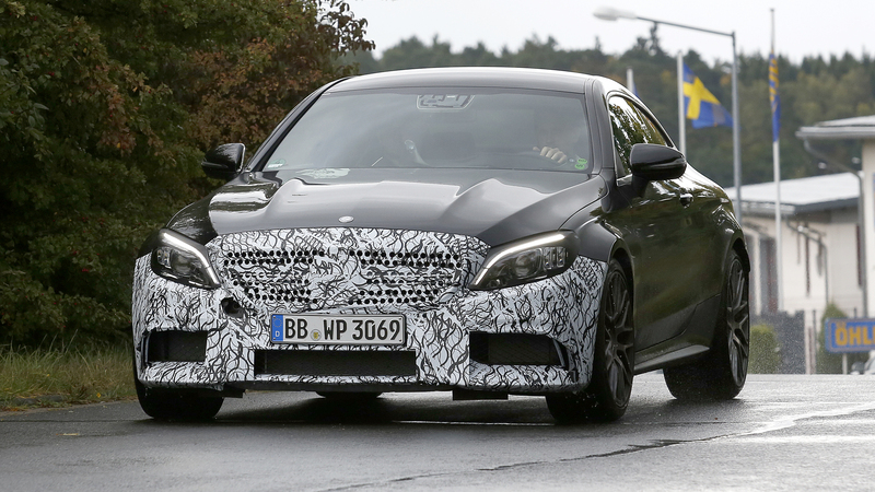 Mercedes Classe C, pronto restyling e versioni AMG 