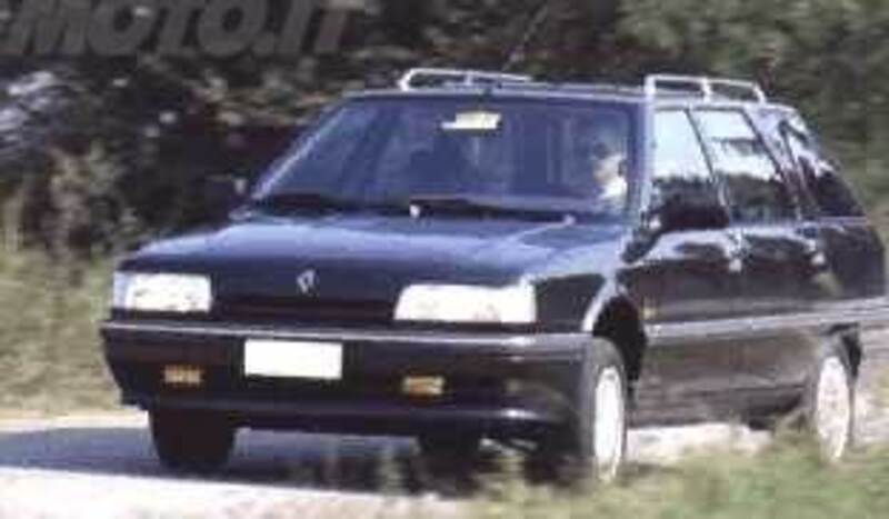 Renault 21 Nevada 2.0i 4x4 GTX