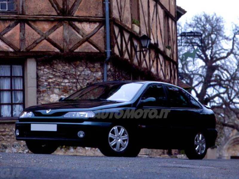 Renault Laguna 3.0i V6 24V cat Initiale 