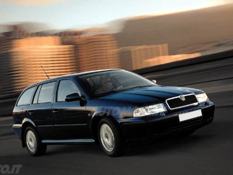 Skoda Octavia Station Wagon 1.6 cat Wagon LX