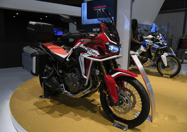 EICMA 2017: Honda Africa Twin CRF1000L 2018. Foto, video e dati