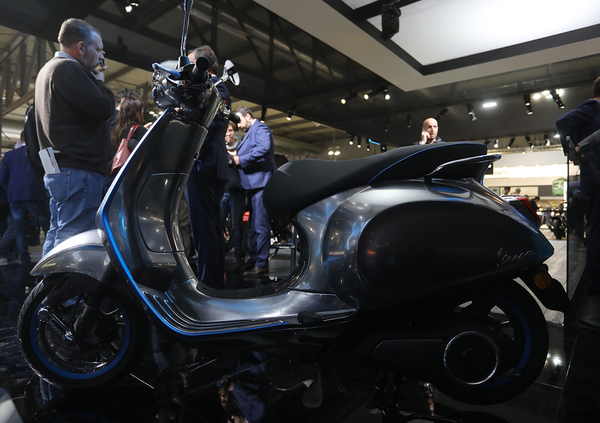 EICMA 2017: Vespa Elettrica, il classico made in Italy diventa green