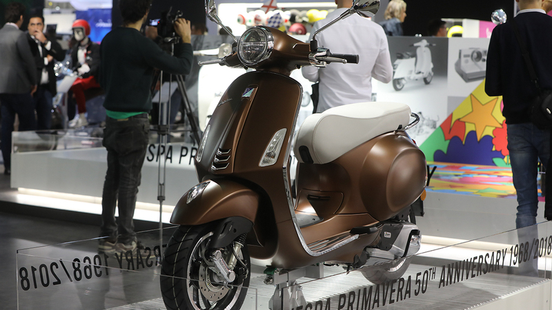 EICMA 2017: Vespa Primavera e Vespa Sprint si rinnovano