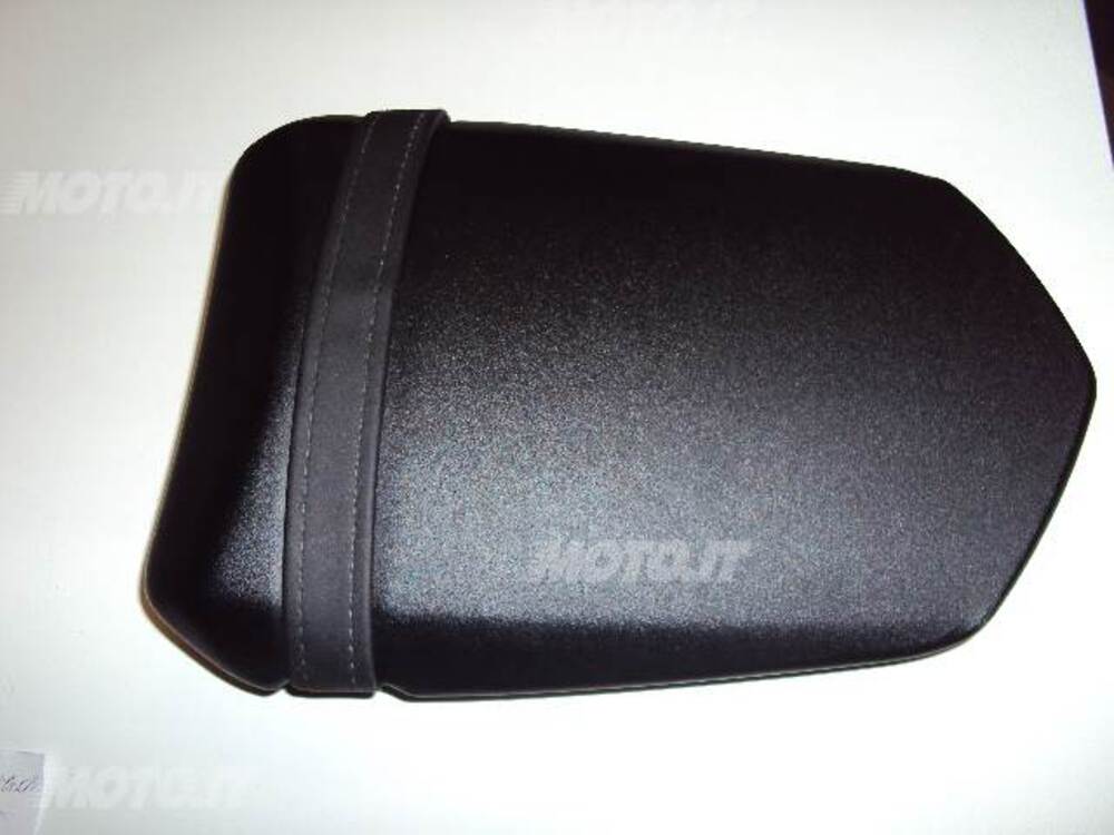 Sella ORIGINALE anteriore e posteriore R1 2004-200 Yamaha Selle anteriore e posteriore per Yamaha R1 anni 2004-2006 (2)