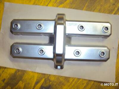 COP. VALVOLE FZR 1000 '91/'95 , YZF 750 R /SP Yamaha COPERCHIO VALVOLE FZR 1000/YZF 750R