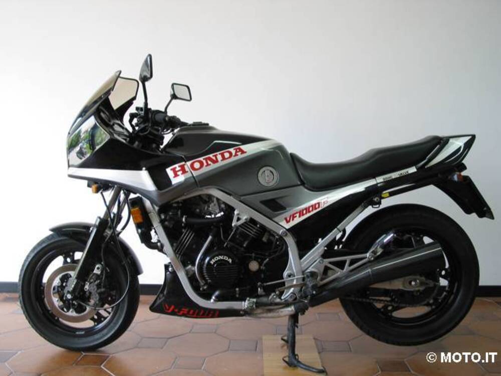 Honda VF 1000 F 1985  87