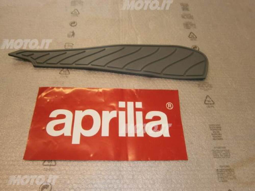 TAPPETINO Aprilia TAPPETINO DX LEONARDO 125/150 1999/00