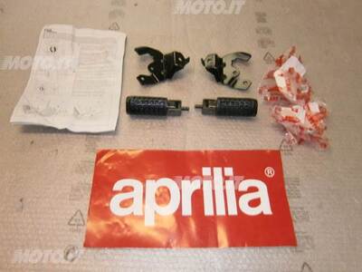 KIT PEDANE PASSEGGERO Aprilia COPPIA PEDANE PASSEGGERO SCARABEO 50/100 2001/09