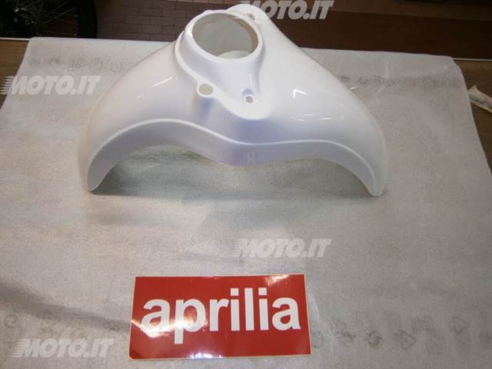 PARAFANGO APRILIA PARAFANGO SCARABEO 50 ANTERIORE BIANCO