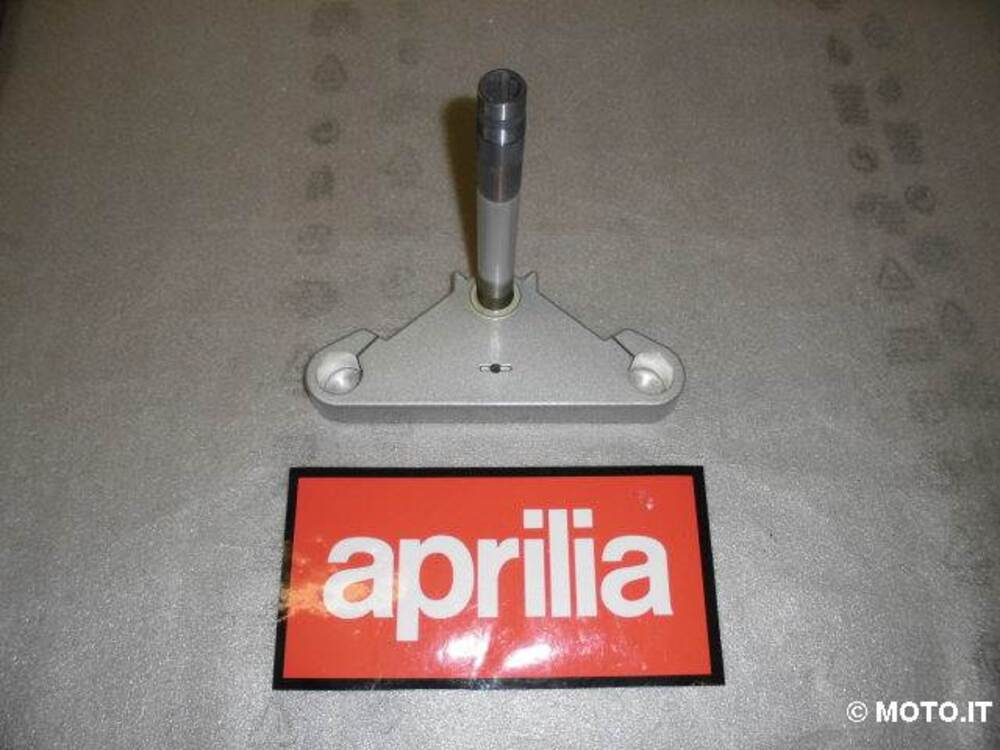 PIASTRA FORCELLA INFERIORE CLASSIC 50 Aprilia PIASTRA FORCELLA CLASSIC 50