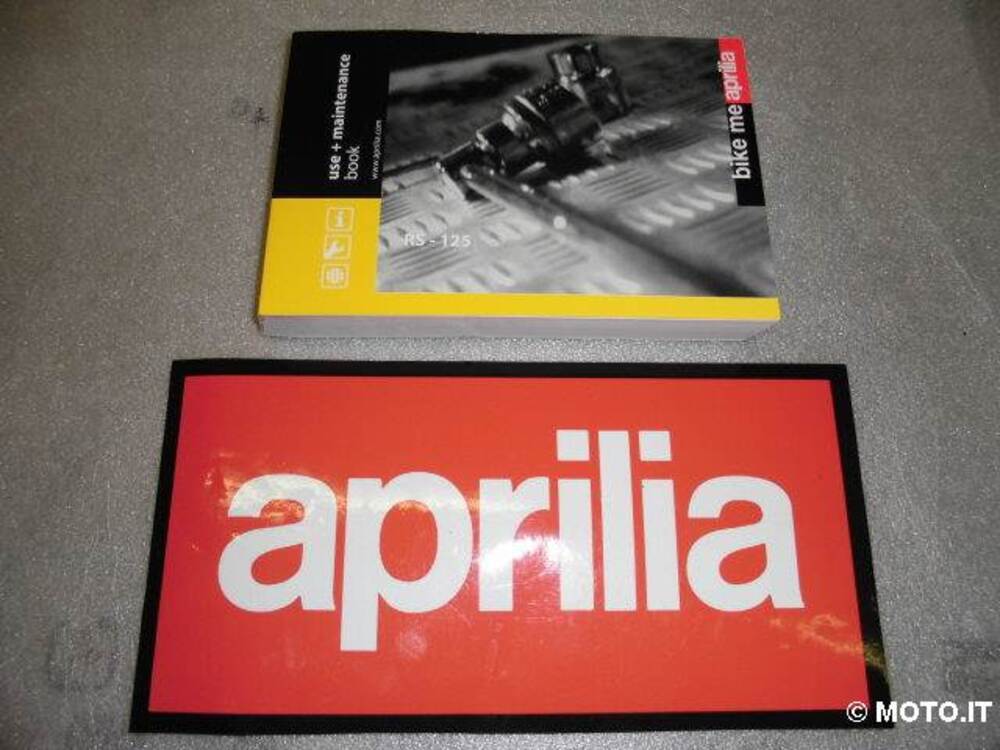 LIBRETTO USO E MANUTENZIONE Aprilia LIBRETTO USO E MANUTENZIONE RS 125 2006/13 LINGUE STRANIERE