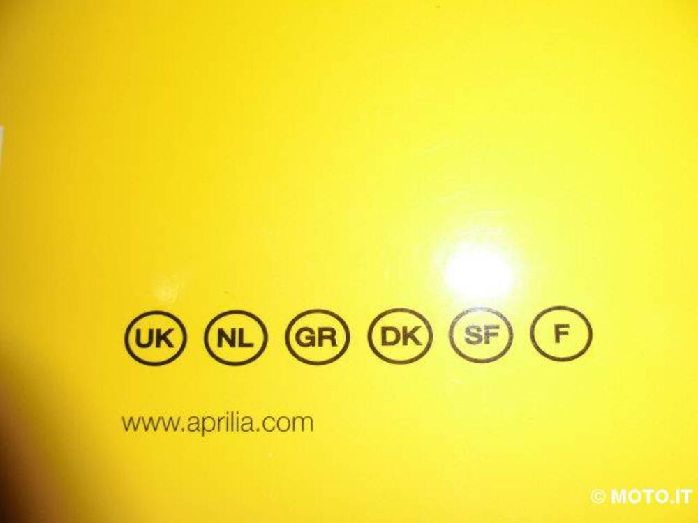 LIBRETTO USO E MANUTENZIONE Aprilia LIBRETTO USO E MANUTENZIONE SR 50 STREET LINGUE STRANIERE (2)