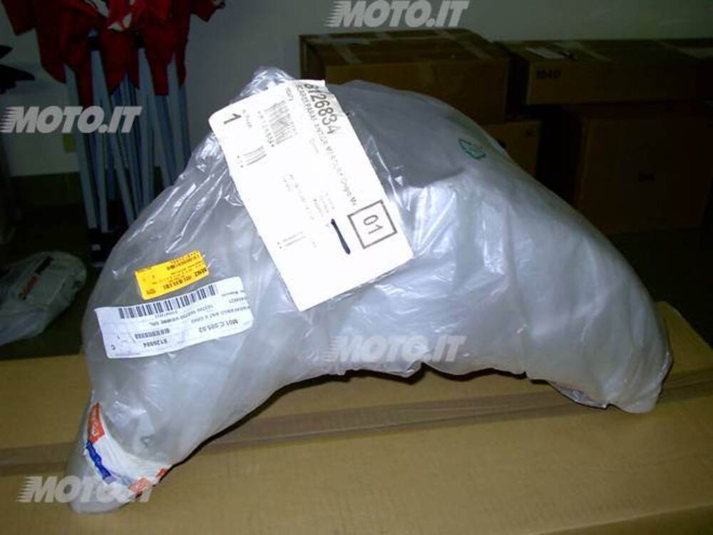 PARAFANGO ANTERIORE Aprilia PARAFANGO ANTERIORE