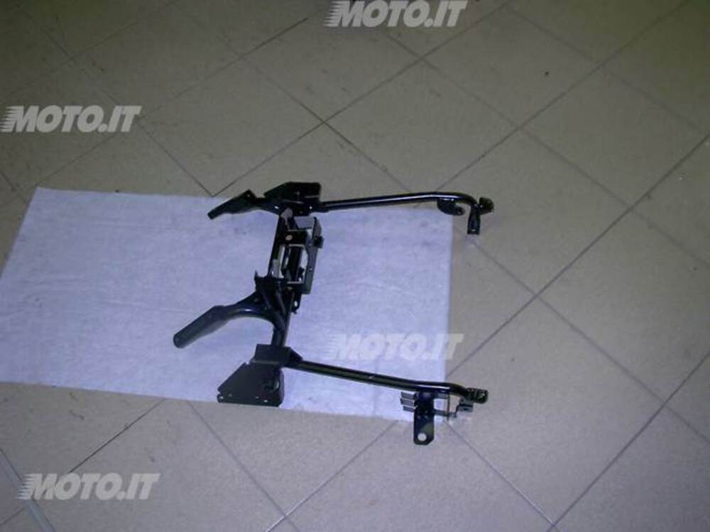 TELAIETTO ANTERIORE Suzuki TELAIETTO ANTERIORE