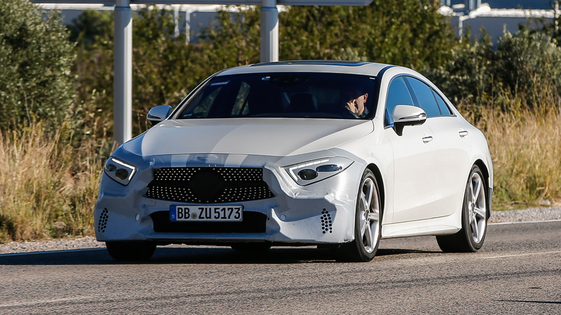 Mercedes CLS, eccola quasi senza veli