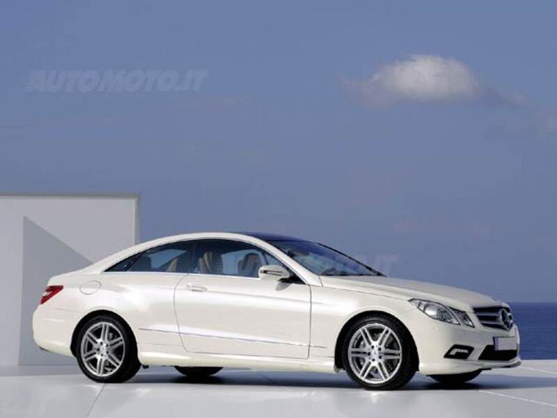 Mercedes-Benz Classe E Coupé 500 Coupé BlueEFFICIENCY Avantgarde