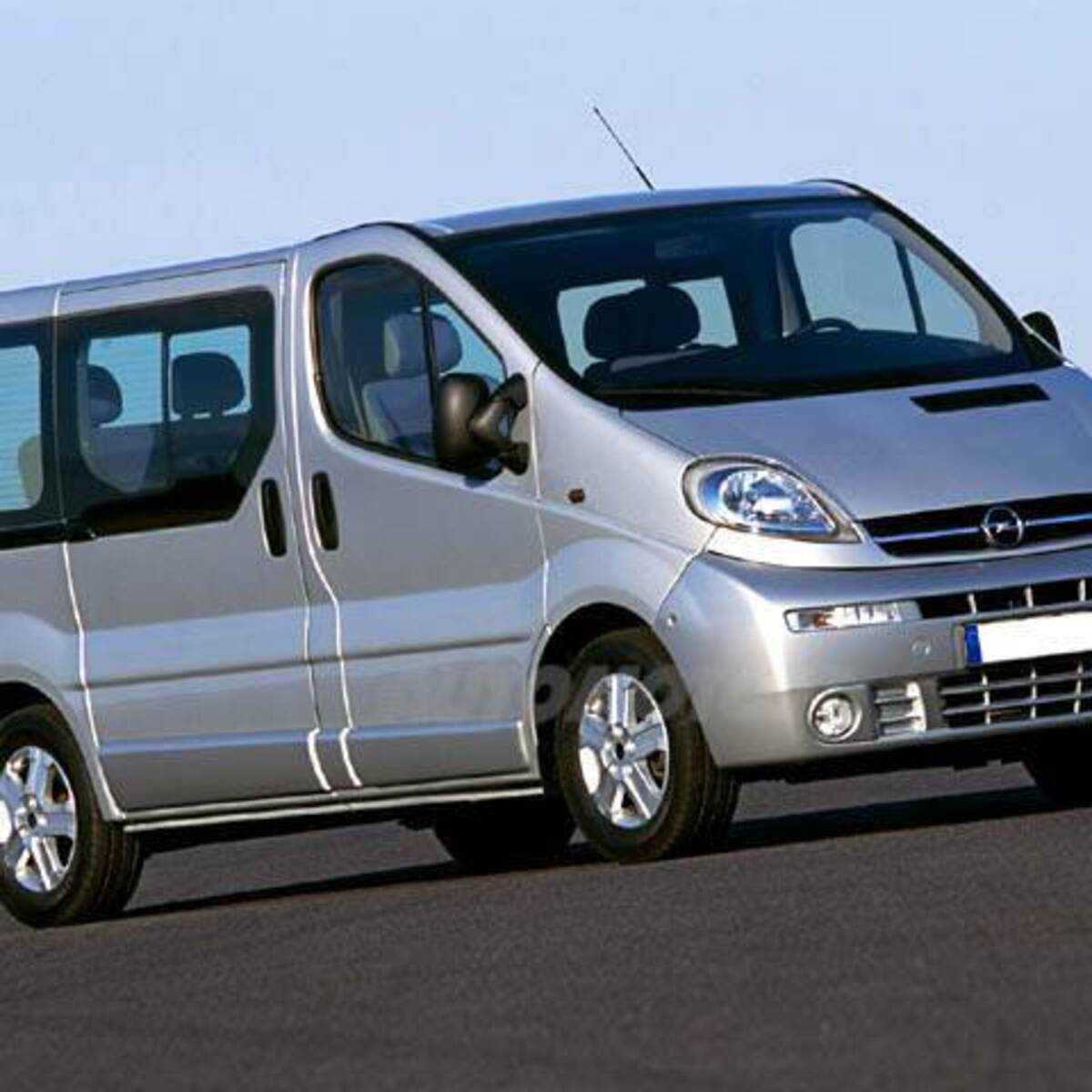 Opel Vivaro Furgone (2001-06)
